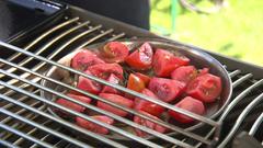 Das Duell: Grillen oder Schwenken (Foto: SR/Felix Schneider/Pasquale D'Angiolillo)