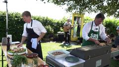 Das Duell: Grillen oder Schwenken (Foto: SR/Felix Schneider/Pasquale D'Angiolillo)