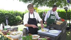 Das Duell: Grillen oder Schwenken (Foto: SR/Felix Schneider/Pasquale D'Angiolillo)