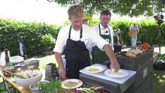 Das Duell: Grillen oder Schwenken (Foto: SR/Felix Schneider/Pasquale D'Angiolillo)