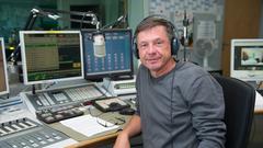 Eberhard Schilling als Moderator im Studio (Foto: SR/Pasquale D'Angiolillo)