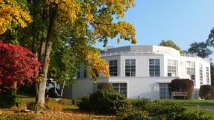 Gebäude der Europäischen Akademie Otzenhausen (Foto: Europäischen Akademie Otzenhausen / Kerstin Adam)