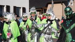 Der närrische Lindwurm in Saarlouis-Roden am Faasend-Dienstag (Foto: Pasquale D'Angiolillo)