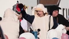 Der närrische Lindwurm in Saarlouis-Roden am Faasend-Dienstag (Foto: Pasquale D'Angiolillo)