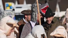 Der närrische Lindwurm in Saarlouis-Roden am Faasend-Dienstag (Foto: Pasquale D'Angiolillo)