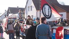 Der närrische Lindwurm in Saarlouis-Roden am Faasend-Dienstag (Foto: Pasquale D'Angiolillo)