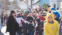 Der närrische Lindwurm in Saarlouis-Roden am Faasend-Dienstag (Foto: Pasquale D'Angiolillo)