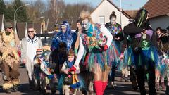 Der närrische Lindwurm in Saarlouis-Roden am Faasend-Dienstag (Foto: Pasquale D'Angiolillo)