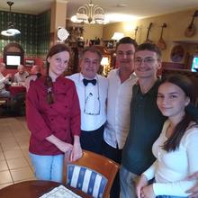 Familie Natsik in ihrem Restaurant (Foto: SR)