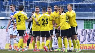 FCS-Spieler jubeln über ein Tor gegen den MSV Duisburg (Foto: IMAGO / Revierfoto)