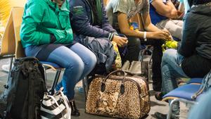 Flüchtlinge warten auf ihre Registrierung (Foto: picture alliance/dpa)