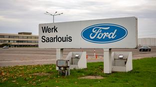 Das Firmenschild des Fordwerk in Saarlouis (Symbolbild) (Foto: Sebastian Knöbber/SR)