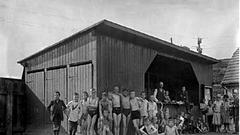 Kinder am Kiosk des Freibades in Dudweiler im Jahr 1927. (Foto: Julis Walter/Landesarchiv des Saarlandes)