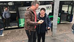 Friemel fährt vor - die erste Bustour (Foto: SR)