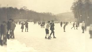Schlittschuhläufer auf dem zugefrorenen Halbergweiher (Foto: SR)