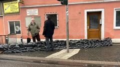 Sandsäcke wurden zum Schutz von Häusern in Ottweiler gestapelt (Foto: SR/Max Zettler)