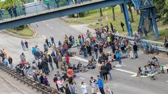 Aktion Autobahngrillen auf der Stadtautobahn (2015) (Foto: Imago/BeckerBedel)