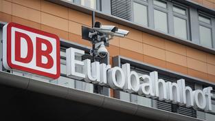 Eurobahnhof Saarbrücken, Videokameras (Foto: IMAGO / BeckerBredel)