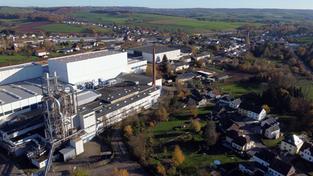 Der Laminate Park in Heusweiler Eiweiler, wo ein Logistikzentrum für den chinesische Batteriehersteller SVolt entstehen soll (Foto: IMAGO/BeckerBredel)