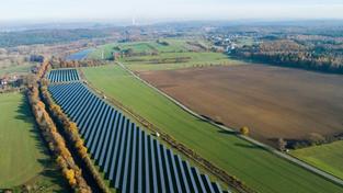 Auf dem Linslerfeld bei Überherrn will SVOLT eine Batteriefabrik errichten (Foto: IMAGO / BeckerBredel)