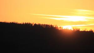 Wintersonne am 22. Dezember, dem kürzesten Tag des Jahres (Foto: IMAGO / Die Videomanufaktur / Martin Dziadek)