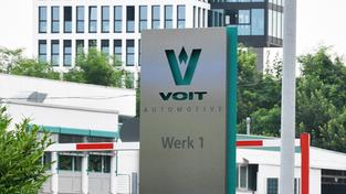Voit Automotive, St. Ingbert, Firmenlogo (Foto: IMAGO / BeckerBredel)