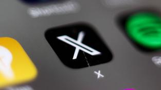Das Icon des Messenger-Dienstes "X" auf dem Bildschirm eines Smartphones. (Foto: IMAGO / NurPhoto)