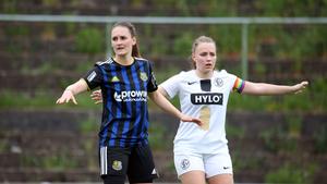 Fußballerinnen Marie Steimer (1. FC Saarbrücken) und Lara Martin (SV 07 Elversberg) (Foto: IMAGO / Fussball-News Saarland)