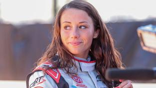 Die saarländische Rennfahrerin Carrie Schreiner. (Foto: IMAGO / Beautiful Sports)