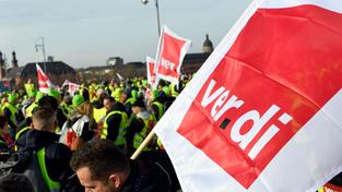 Streik des ÖPNV-Personals bei Bussen und Bahnen in Rheinland-Pfalz im kommunalen und privaten Bereich nach Aufruf von der Vereinigten Dienstleistungsgewerkschaft VERDI für bessere Arbeitsbedingungen und Lohnerhöhung (Foto: IMAGO / HEN-FOTO)