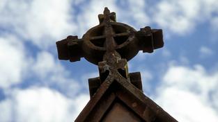 Ein Kirchenkreuz  (Foto: imago/Marco Bertram)