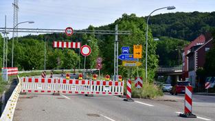 Vollsperrung der Johannisbrücke in Saarbrücken (Foto: IMAGO / BeckerBredel)