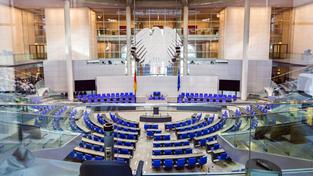 Plenarsaal des Deutschen Bundestages (Foto: IMAGO / imagebroker)