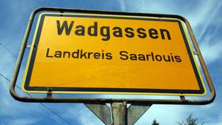 Ortsschild der Gemeinde Wadgassen (Foto: IMAGO / BeckerBredel)