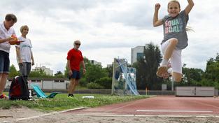 Sportabzeichenprüfung (Foto: IMAGO / Schüler)