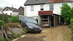 Aufräumarbeiten nach dem Hochwasser durch Starkregen in Bliesransbach (Foto: Pasquale d'Angiolillo)