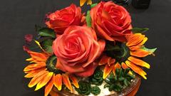 Herbstlicher Blumenstrauß als Torte (Foto: Dieter Schmitt)