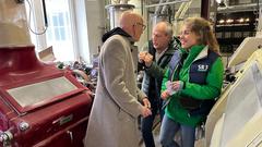 Thomas Gerber und Simin Sadeghi mit Inhaber Bernd Müller in der Schuwer Mühle  (Foto: SR/Simin Sadeghi)