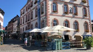 Die Innenstadt in St. Wendel mit Restaurants (Foto: SR/Max Zettler)