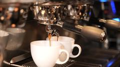 Hochgenuss - ein dampfender, frisch gerösteter Kaffee (Foto: SR)