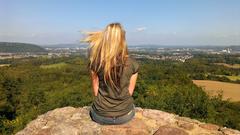 Mein „Seele-Baumeln-Ort“ ums Eck: die Teufelsburg Felsberg - der schönste Ausblick im Saarland. (Foto: Privat)