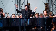 Stardirigent Toshiyuki Kamioka bei Klassik am See 2016 (Foto: Rolf Ruppenthal)