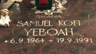 Grabmahl zum Gedenken an Samuel Kofi Yeboah (Foto: SR)