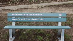 Parkbank ist Saarbrücken mit Haiku (Foto: Michaela Reinhard)