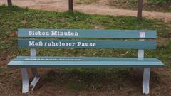 Parkbank ist Saarbrücken mit Haiku (Foto: Michaela Reinhard)
