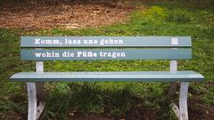 Parkbank ist Saarbrücken mit Haiku (Foto: Michaela Reinhard)