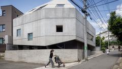 Kiwako Kamo, Masashi Sogabe, Masayoshi Takeuchi et Manuel Tardits (Mikan), Maison à Jingumae, Tokyo, 2012 (Foto: Kiwako Kamo, Masashi Sogabe, Masayoshi Takeuchi, Manuel Tardits, Jérémie Souteyrat)
