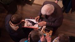 Mario Adorf gibt Autogramme (Foto: Pasquale D'Angiolillo)