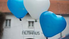 Blaue und weiße Herzballons... (Foto: Pasquale D'Angiolillo)