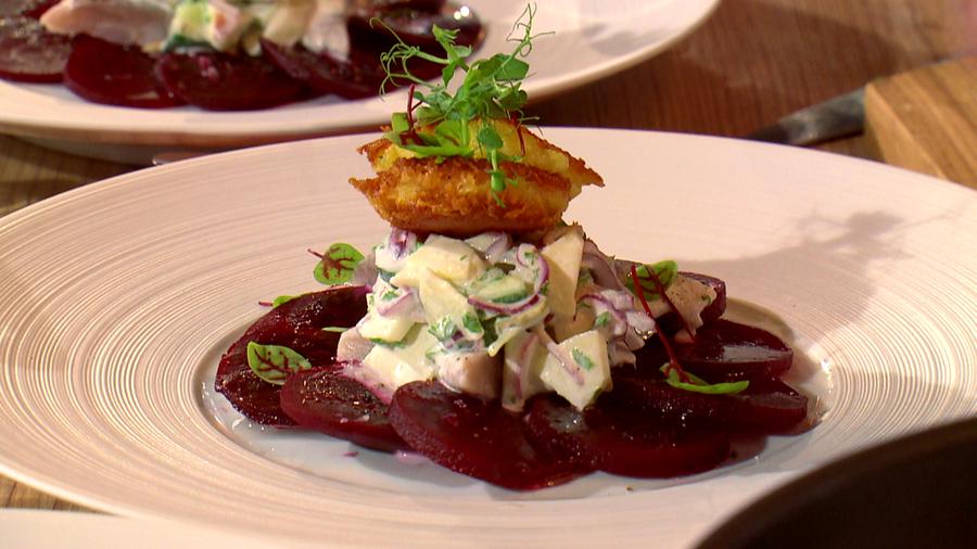 SR.de: Mit Herz am Herd - Matjes Heringe mit Rote Bete-Carpaccio und Rösti